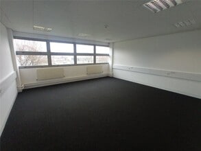 Marsh Way, Rainham for lease Interior Photo- Image 2 of 3