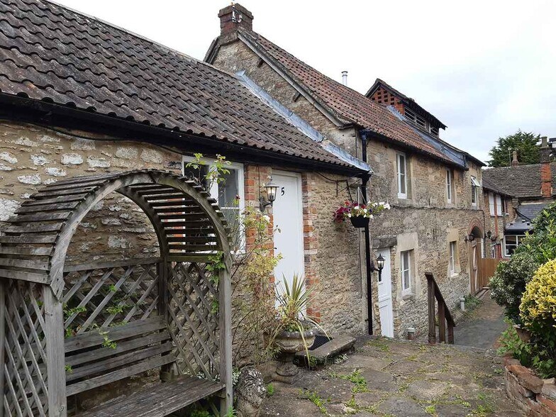 80 Kingston St Michael, Chippenham à vendre - Photo du bâtiment - Image 3 de 11