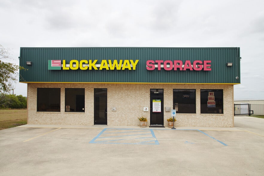 18913 Interstate 35 N, Schertz, TX for lease - Building Photo - Image 1 of 6