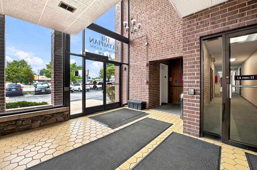 4647 W 103 St, Oak Lawn, IL à vendre - Photo du bâtiment - Image 3 de 23