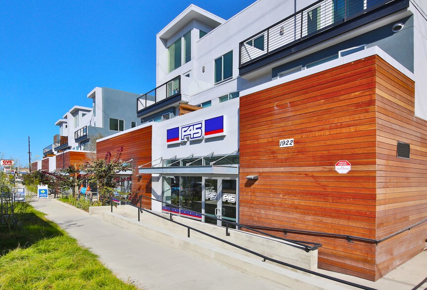 1914 S Pacific Coast Hwy, Redondo Beach, CA à louer - Photo du bâtiment - Image 3 de 6