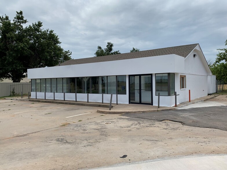 10116 NW 10th St, Oklahoma City, OK for lease - Building Photo - Image 1 of 1