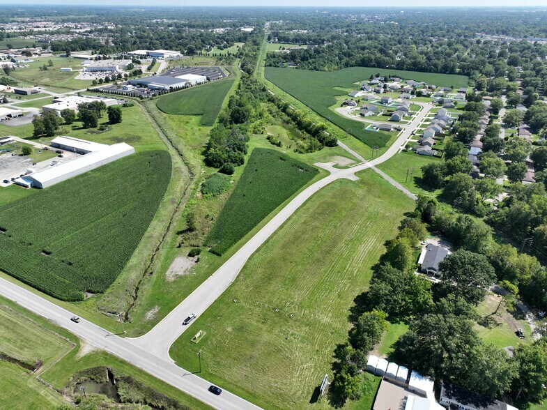 Emerald Pointe Way, Muncie, IN à vendre - Photo du bâtiment - Image 2 de 6