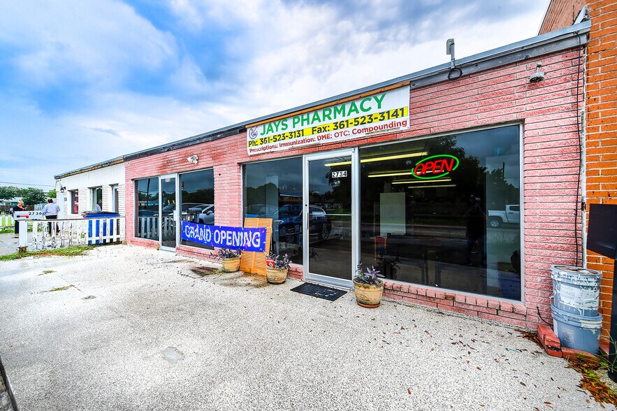 2736 Dallas Ave, Ingleside, TX à louer - Photo du bâtiment - Image 3 de 16