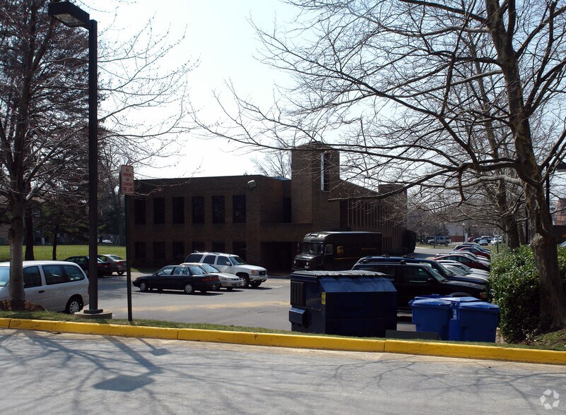 8224 Old Courthouse Rd, Vienna, VA for lease - Building Photo - Image 2 of 2