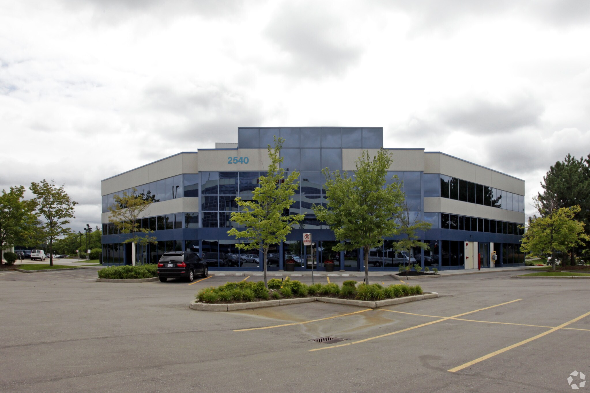 2540 Matheson Blvd E, Mississauga, ON à vendre Photo principale- Image 1 de 1