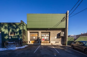 1852-1864 4th Av W, Vancouver, BC à louer Photo du bâtiment- Image 2 de 3