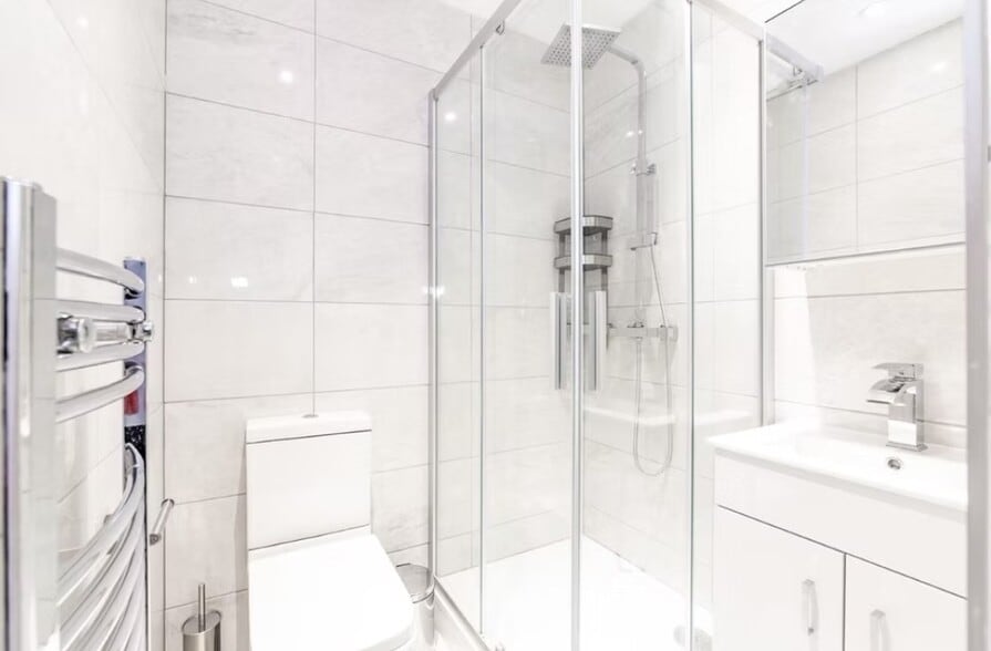 51 Eccleston St, St Helens for sale - Interior Photo - Image 3 of 7