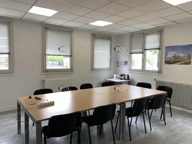 Industrial in Thiais for lease - Interior Photo - Image 2 of 24