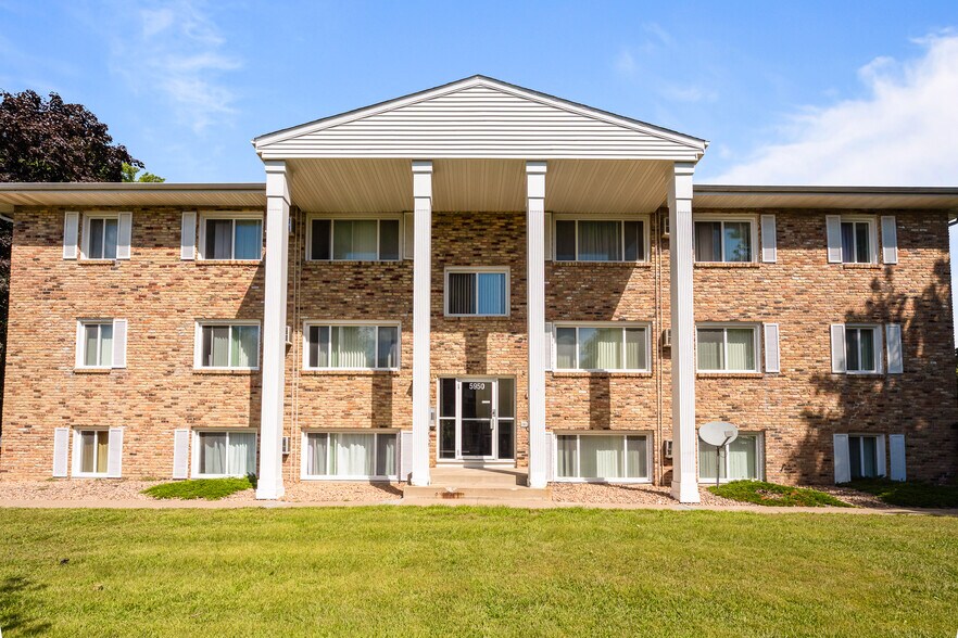 5930-5950 W Broadway Ave, Minneapolis, MN à vendre - Photo du bâtiment - Image 2 de 12