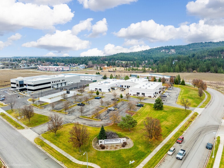 958 S Lochsa St, Post Falls, ID for lease - Building Photo - Image 1 of 13