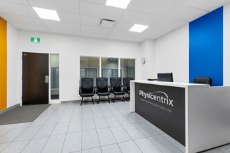 5843-5847 Ch De La Côte-Des-Neiges, Montréal, QC for lease Interior Photo- Image 1 of 12