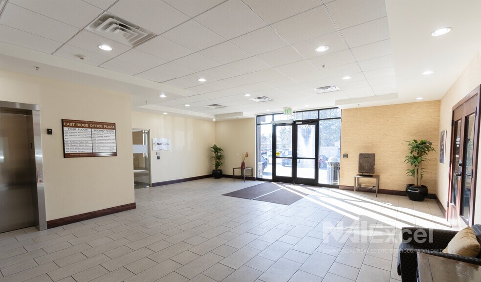 8706 S 700 E, Sandy, UT à vendre - Photo du bâtiment - Image 2 de 31