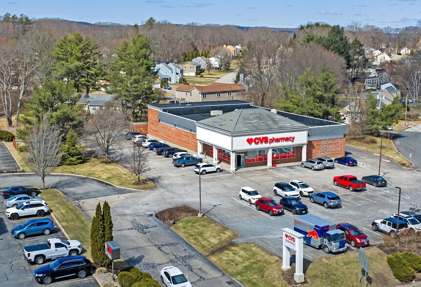 676 Southbridge St, Auburn, MA à vendre - Photo du bâtiment - Image 2 de 6