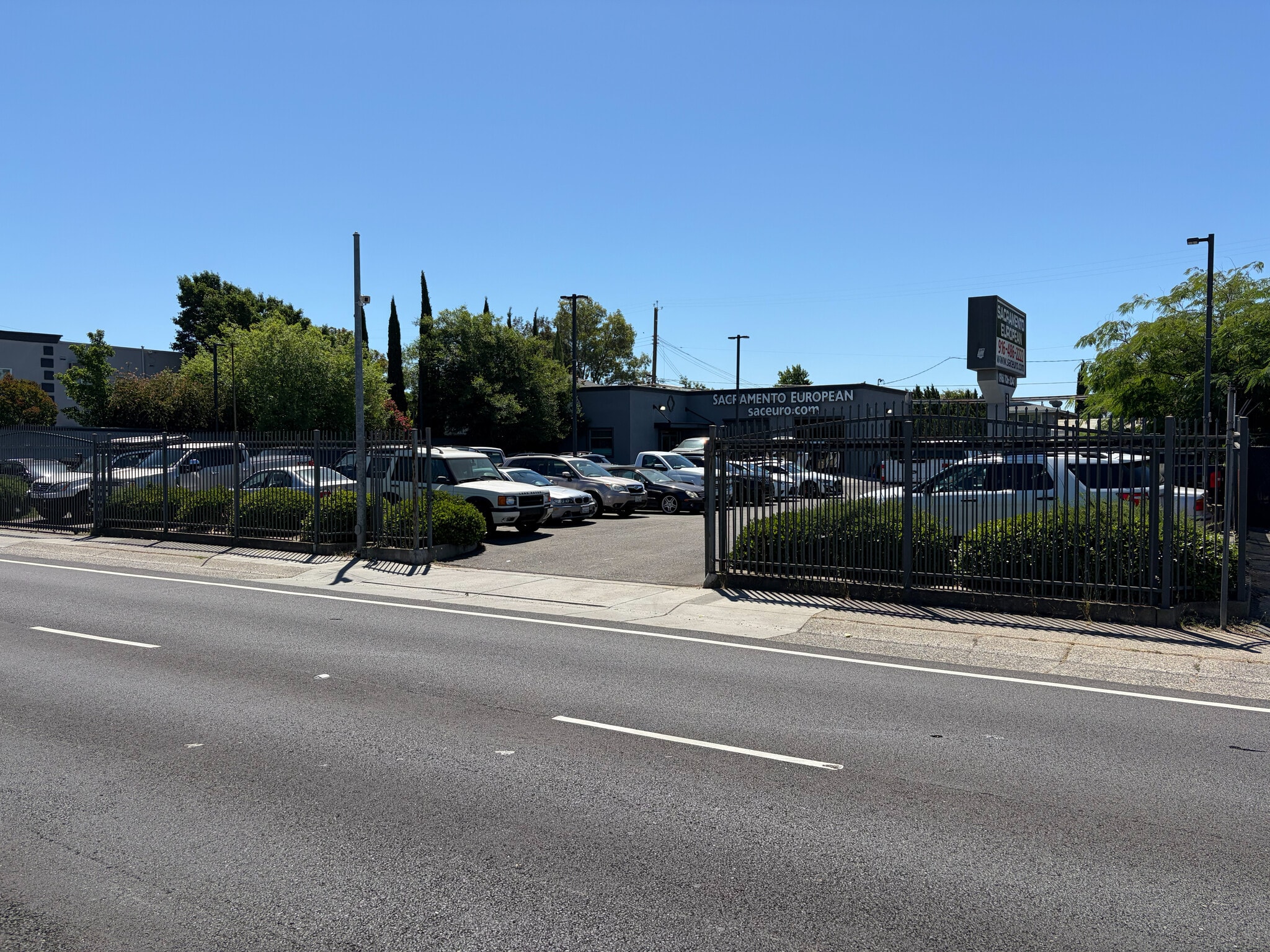 2216 Sutterville Rd, Sacramento, CA for lease Building Photo- Image 1 of 9