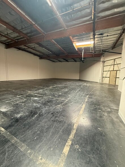 1525 3rd St, Riverside, CA for lease - Interior Photo - Image 2 of 10