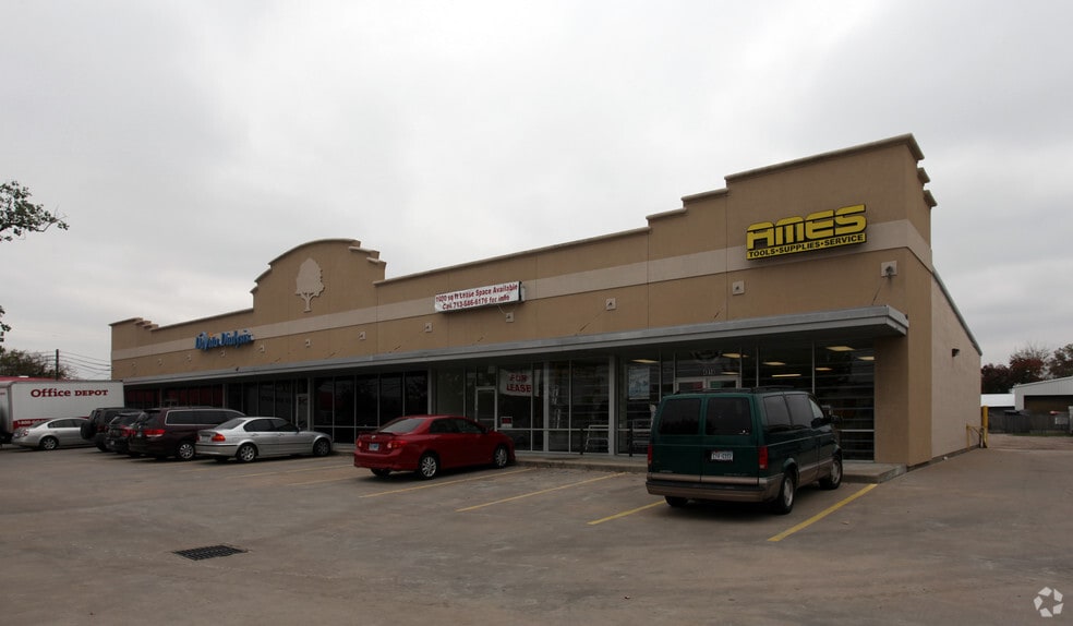 4914-4918 W 34th St, Houston, TX for lease - Building Photo - Image 3 of 9