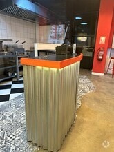 Retail in Madrid, Madrid for lease Interior Photo- Image 1 of 2