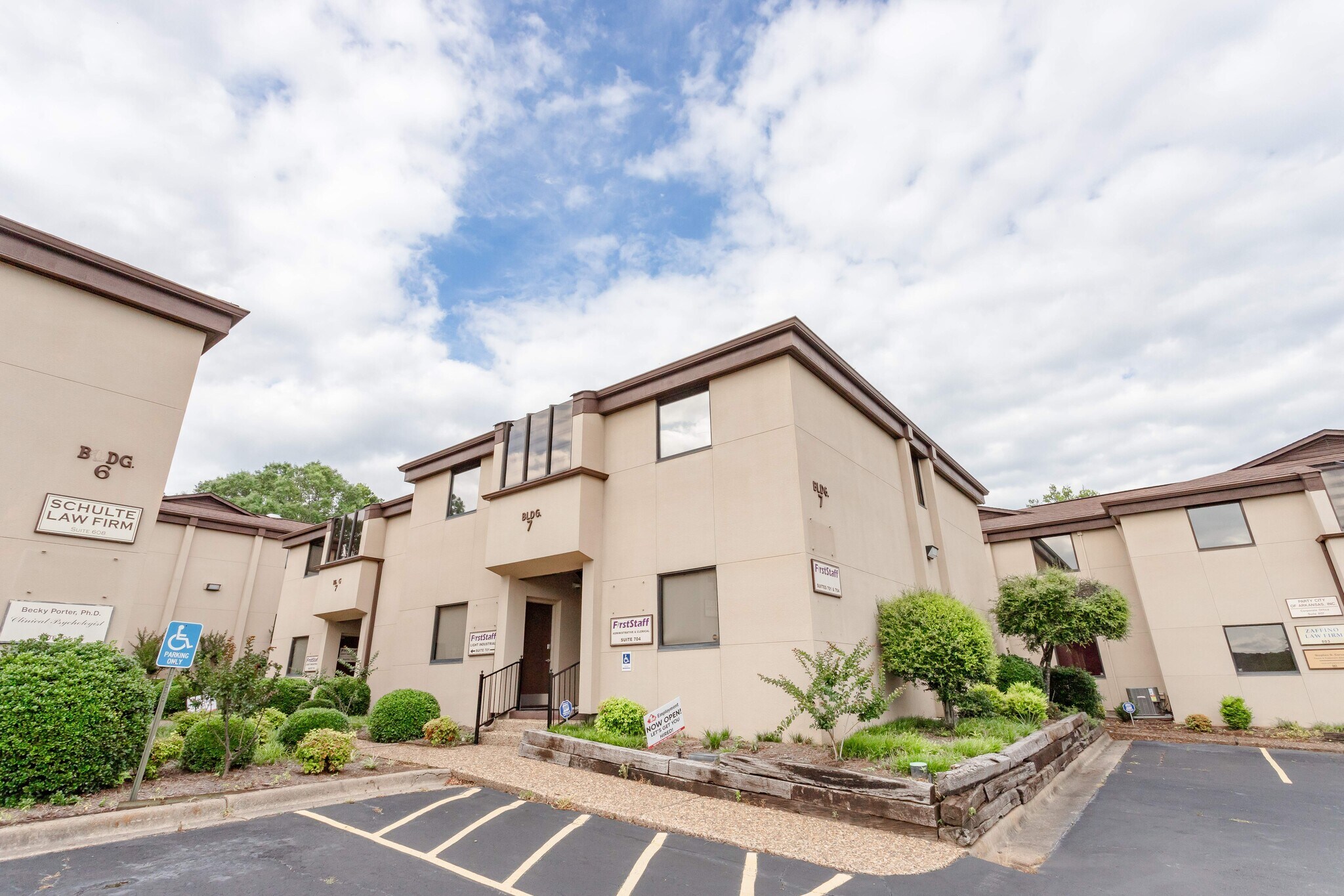 2024 Arkansas Valley Dr, Little Rock, AR à louer Photo du bâtiment- Image 1 de 49