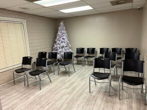 23470 Olive Wood Plaza Dr, Moreno Valley, CA à louer Photo intérieure- Image 1 de 16