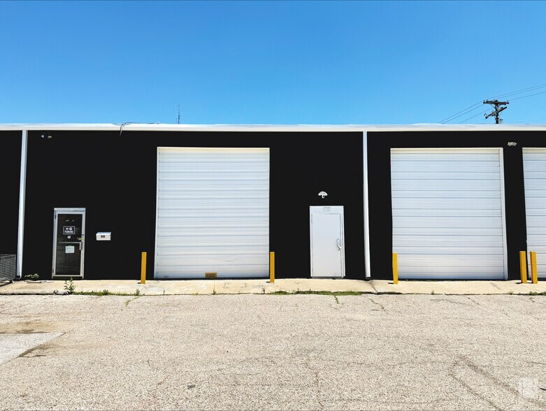 600-622 N Main St, Irving, TX à louer - Photo du bâtiment - Image 2 de 3
