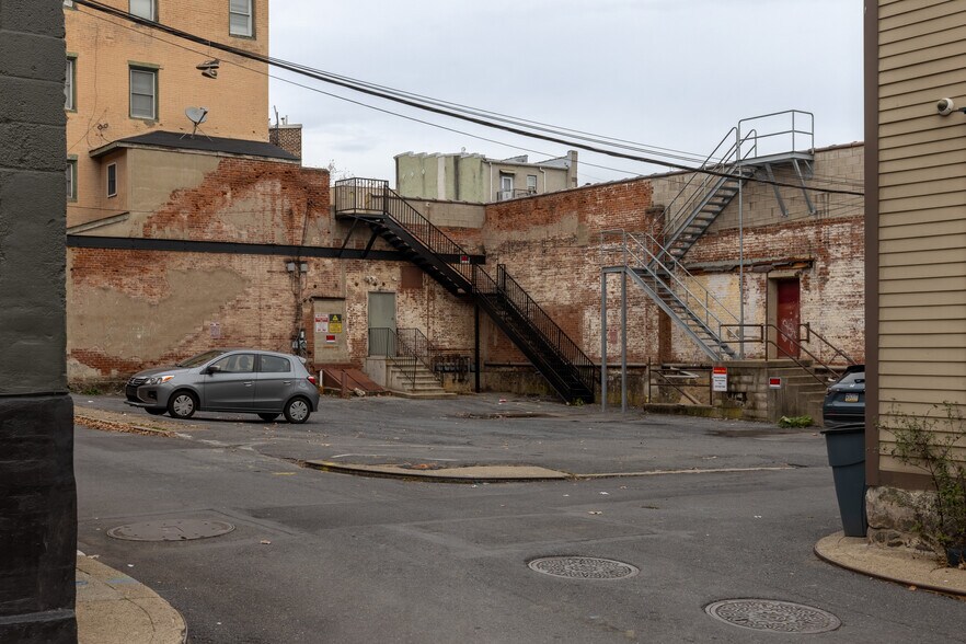 Pine St, Easton, PA for sale - Building Photo - Image 3 of 21