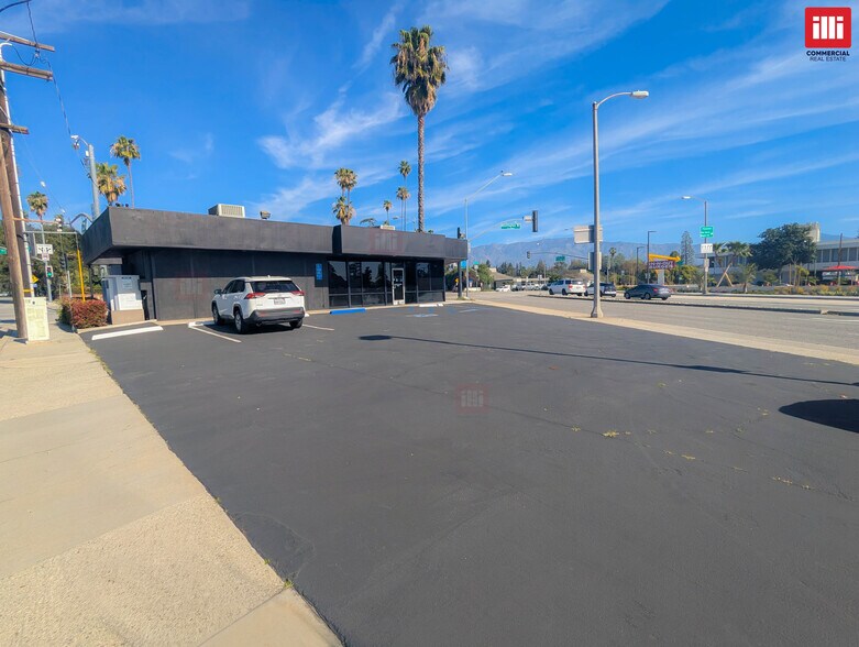 1219 N Atlantic Blvd, Alhambra, CA à louer - Photo du bâtiment - Image 2 de 8