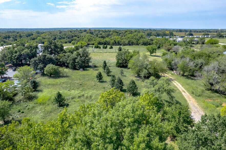 1620 N Main St, Noble, OK à vendre - Photo du bâtiment - Image 3 de 16
