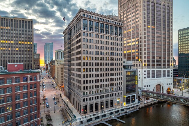 More details for 735 N Water St, Milwaukee, WI - Office, Office/Retail for Lease