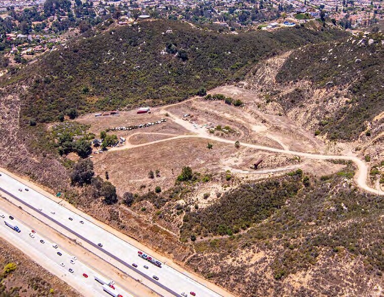 25568 Mesa Rock Rd, Escondido, CA à vendre - Photo du bâtiment - Image 2 de 13