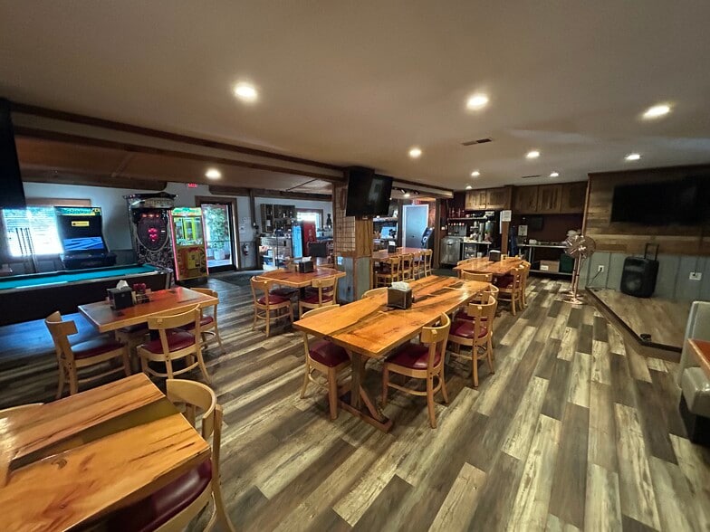 6460 Banner Elk Hwy, Elk Park, NC à vendre - Photo du bâtiment - Image 3 de 18