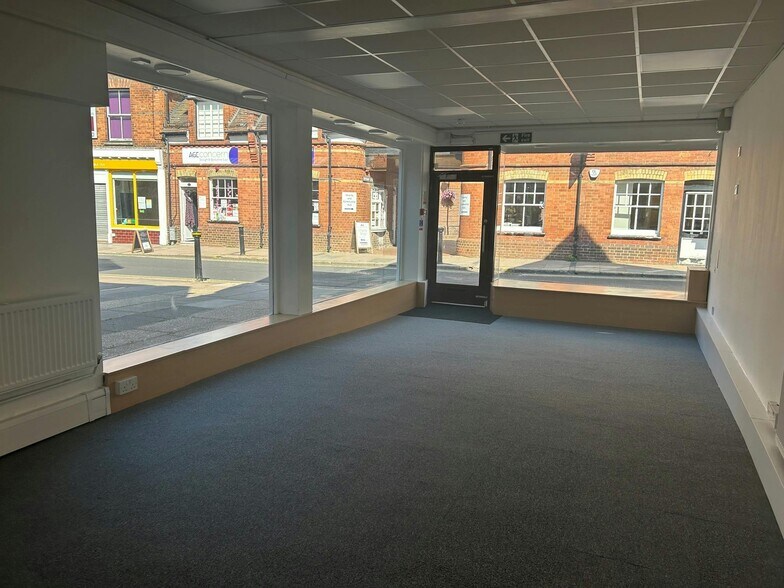10-12 Denmark St, Wokingham à louer - Photo du bâtiment - Image 3 de 9