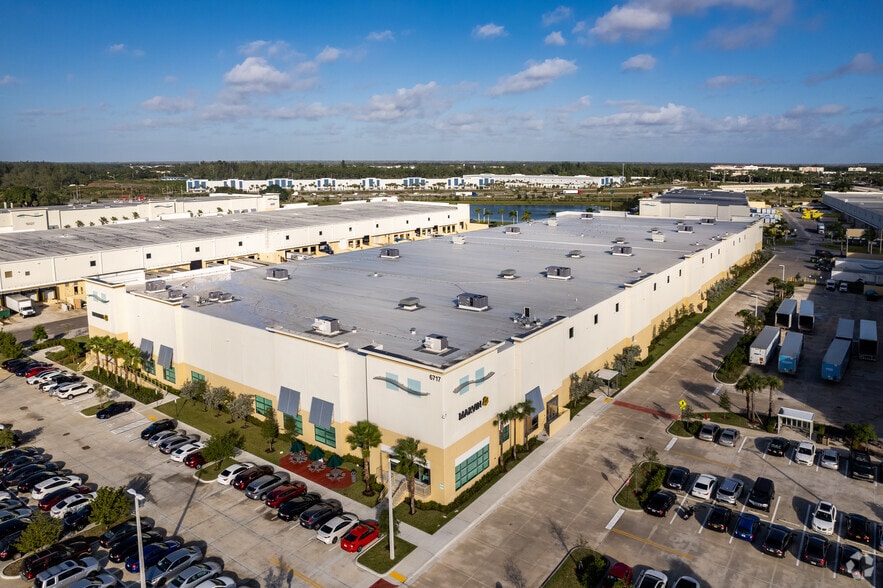 6717 Belvedere Rd, West Palm Beach, FL for lease - Building Photo - Image 3 of 4