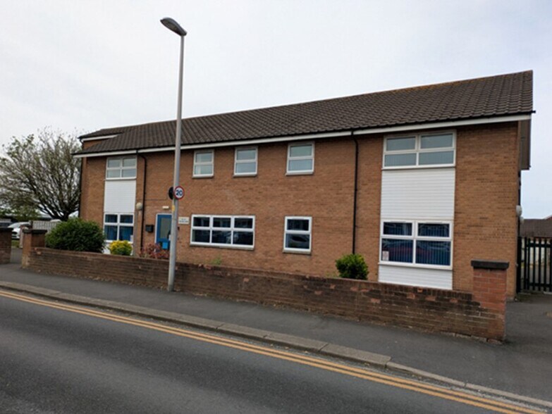 10 Clifton Av, Blackpool for sale - Building Photo - Image 2 of 3