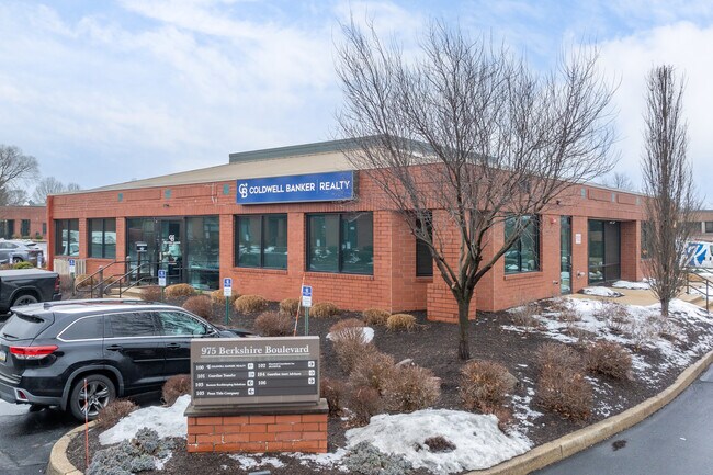 More details for 975 Berkshire Blvd, Wyomissing, PA - Office for Lease