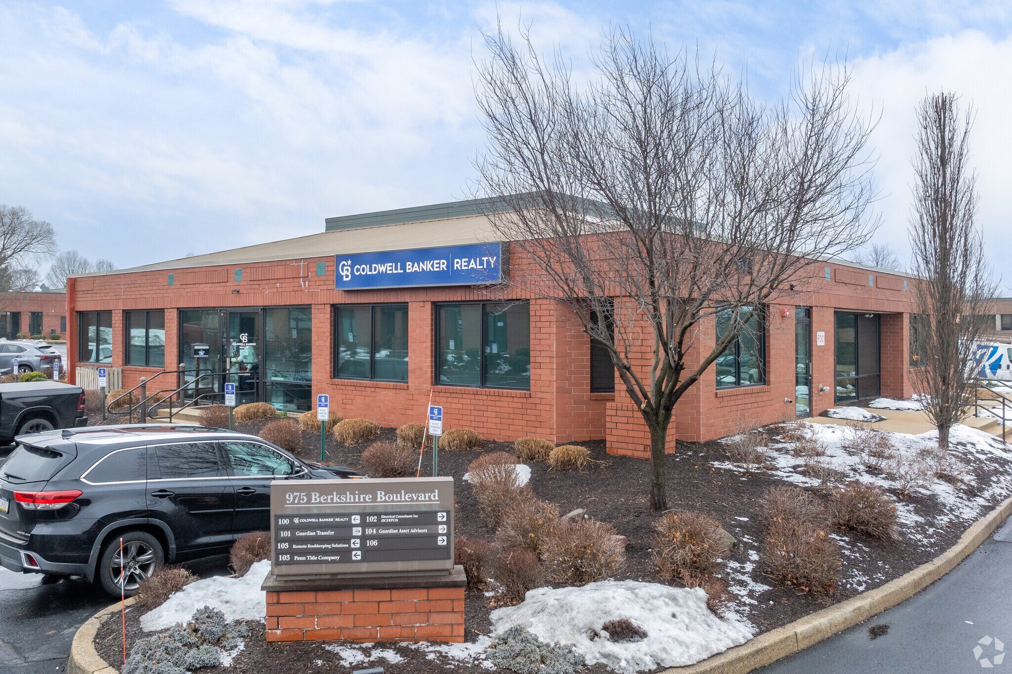 975 Berkshire Blvd, Wyomissing, PA for lease Building Photo- Image 1 of 14