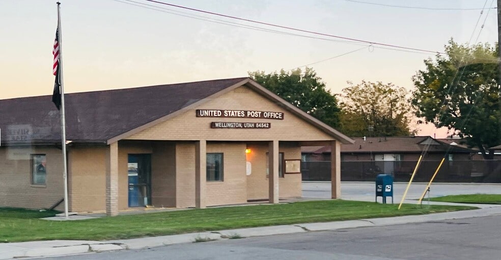 610 E Main St, Wellington, UT for sale - Building Photo - Image 2 of 8