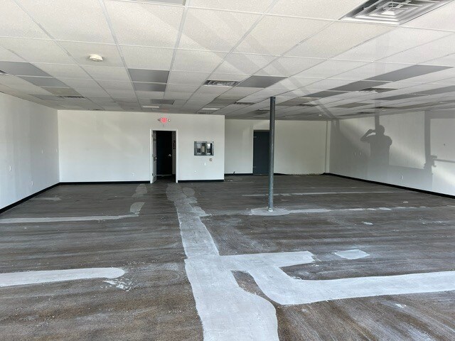 325 Drum Point Rd, Brick, NJ à louer - Photo du bâtiment - Image 3 de 4