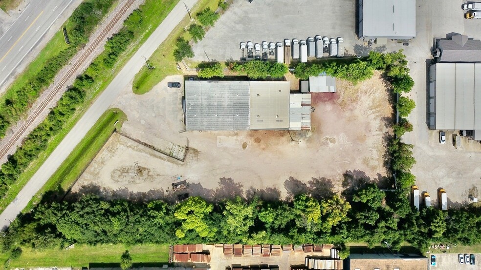 14239 Sommermeyer St, Houston, TX for lease - Building Photo - Image 2 of 5