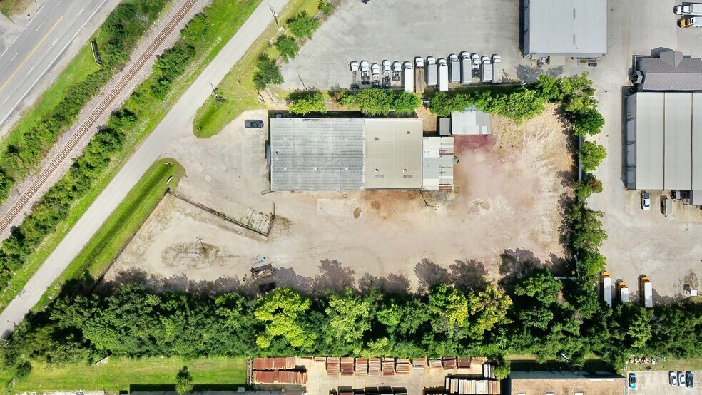 14239 Sommermeyer St, Houston, TX à louer - Photo du bâtiment - Image 2 de 5