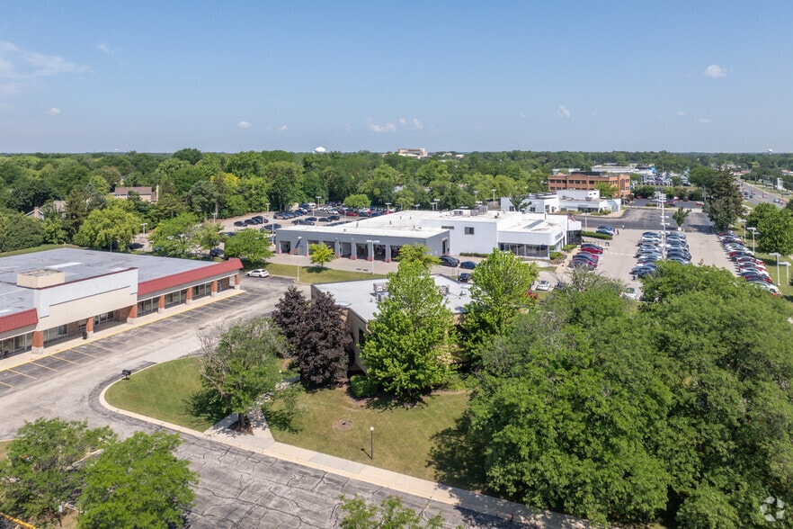 1123 S Milwaukee Ave, Libertyville, IL à vendre - Aérien - Image 2 de 4