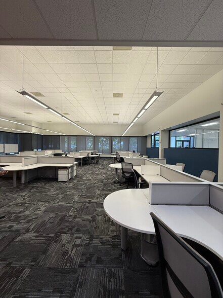 501 Village Blvd, West Palm Beach, FL à louer - Photo intérieure - Image 2 de 16