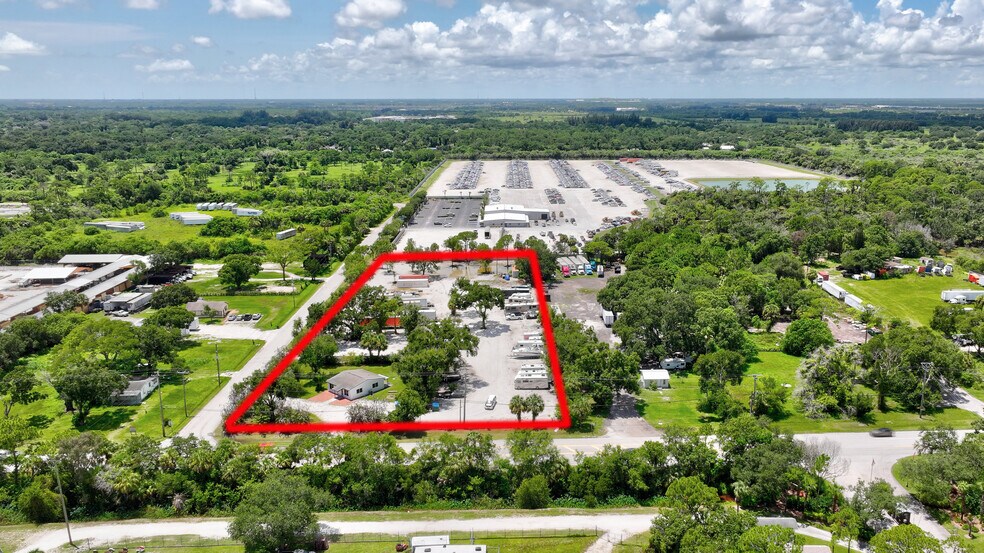 5327 St. Lucie Blvd, Fort Pierce, FL à louer - Photo du bâtiment - Image 1 de 6