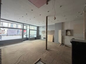 Rue De Sèvres, Paris for lease Interior Photo- Image 1 of 6