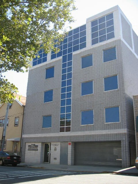 228 Lafayette St, Newark, NJ à louer Photo du bâtiment- Image 1 de 7