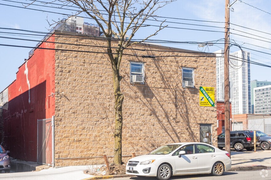 9512 150th St, Jamaica, NY à louer - Photo du bâtiment - Image 2 de 7