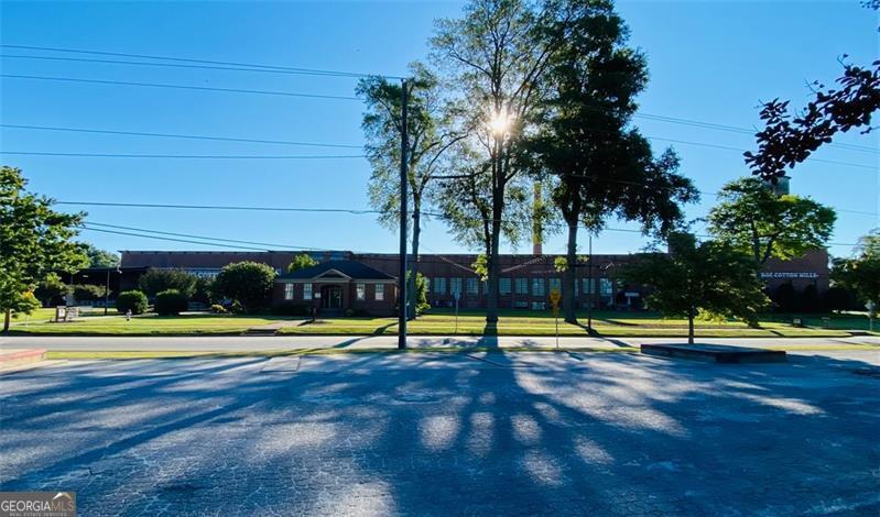 601 S Madison Ave, Monroe, GA à louer - Photo du bâtiment - Image 2 de 7