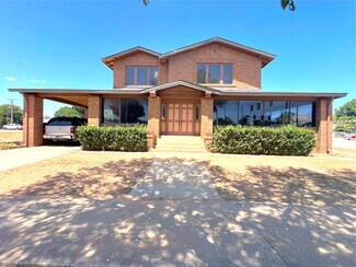 Plus de détails pour 621 E Broadway St, Altus, OK - Bureau à vendre