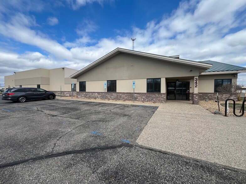 342 42nd St S, Fargo, ND à vendre - Photo du bâtiment - Image 3 de 17