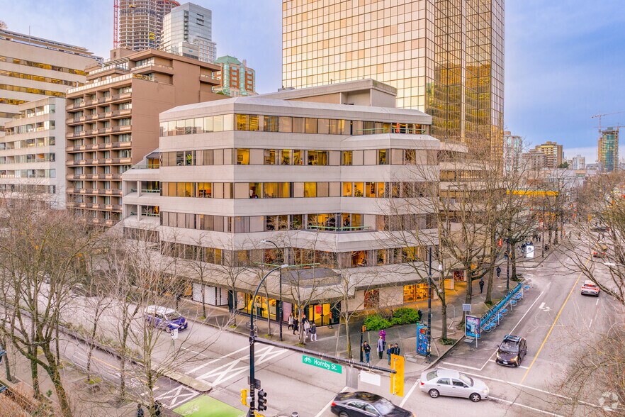 819 Hornby St, Vancouver, BC à louer - Photo du bâtiment - Image 2 de 6